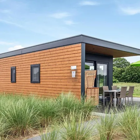 2 Bedroom Awesome In Holiday home